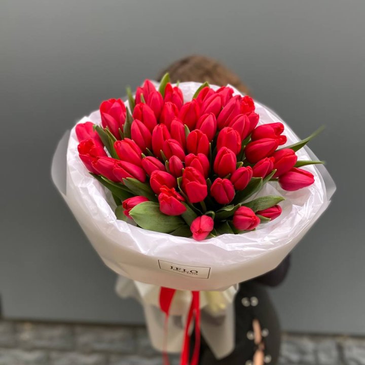 51 тюльпан "Любовь" в Сургуте