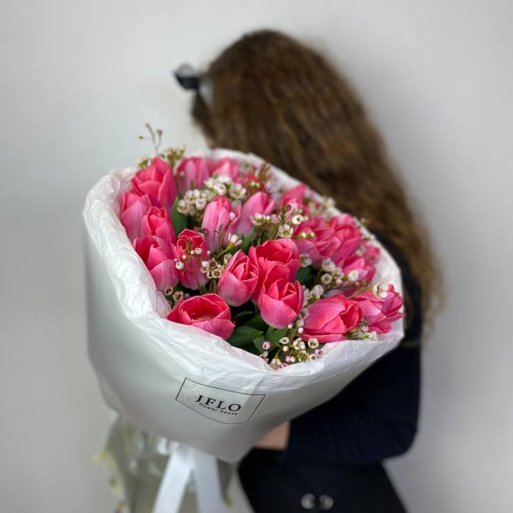 Дуо тюльпаны с хамелациумом в Сургуте