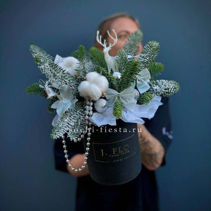 Композиция "Мери крисмас" в Сургуте