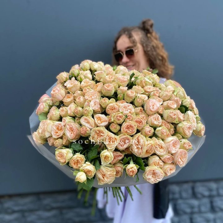 51 пионовидная роза в Сургуте