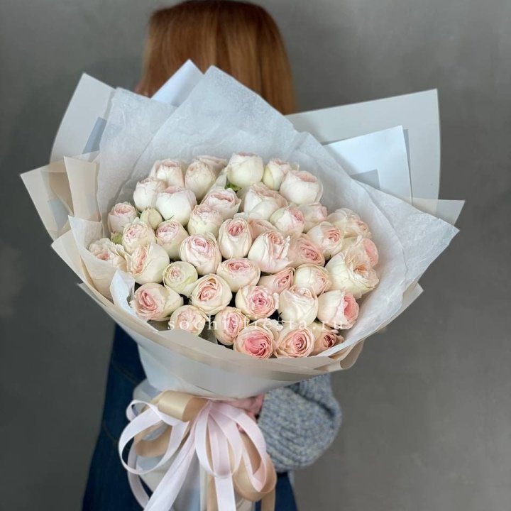 Букет пионовидных роз Пур лав в Сургуте