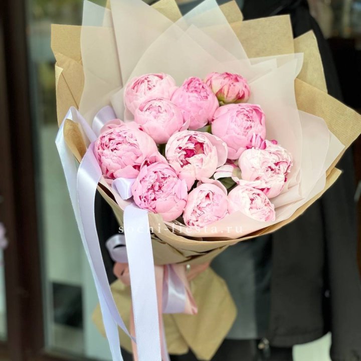 11 пионов в оформлении в Сургуте