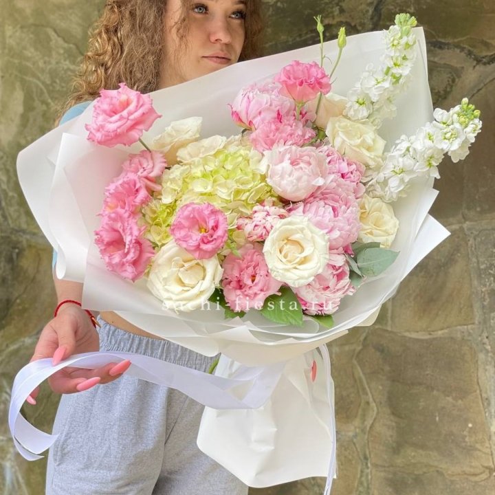 Букет с пионами №3 в Сургуте