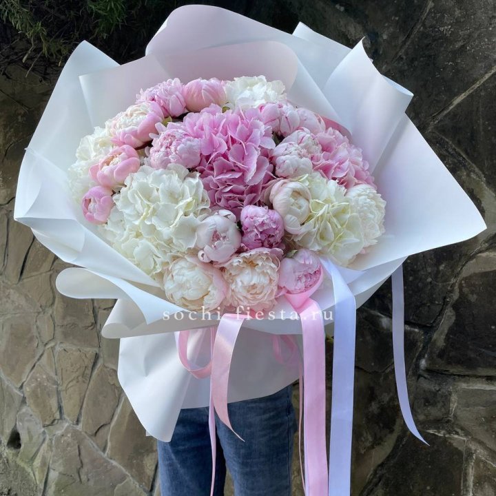 Букет "Пионы и Гортензии" в Сургуте