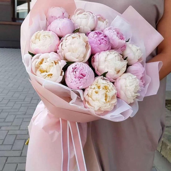 Букет пионов "Маршмелоу" в Сургуте