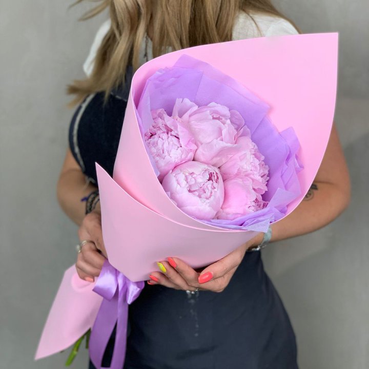 Букет пионов "Файв" в Сургуте