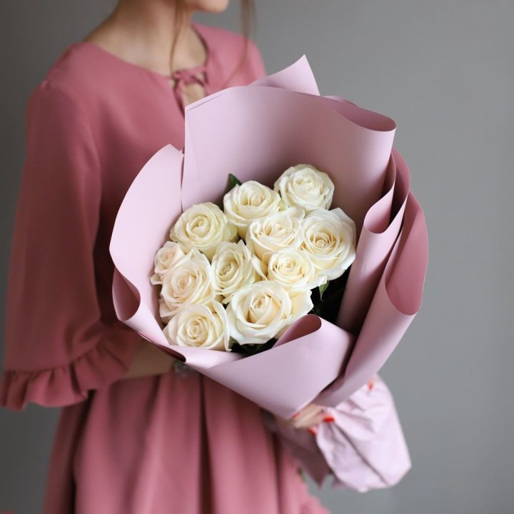 11 белых роз в Сургуте
