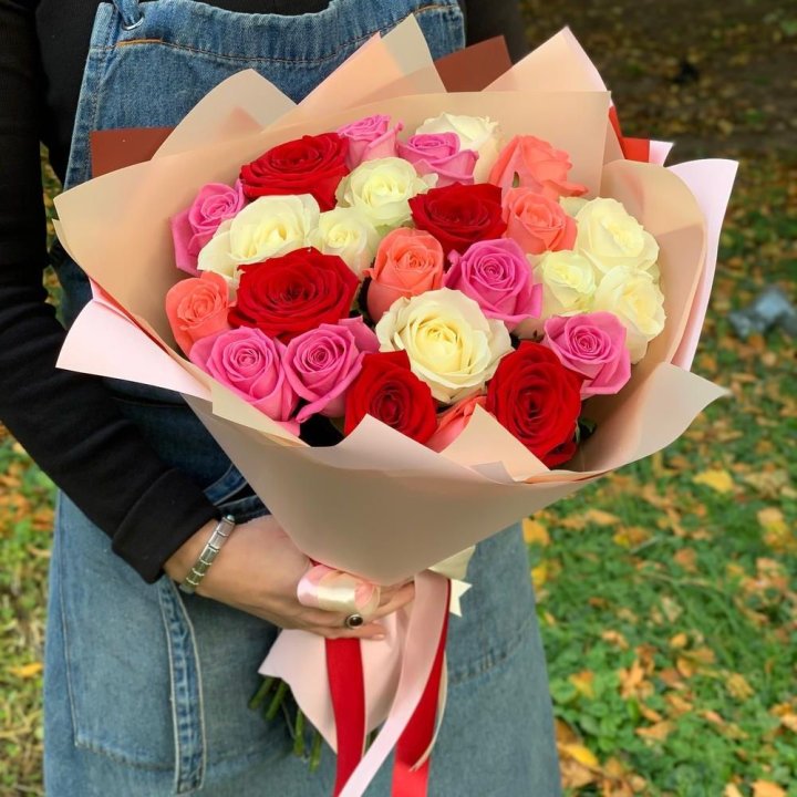 25 роз "Карусель" в Сургуте
