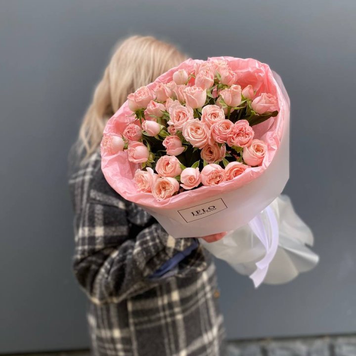 11 роз бомбастик в Сургуте