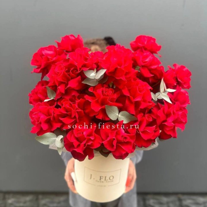 35 Французских роз в боксе в Сургуте