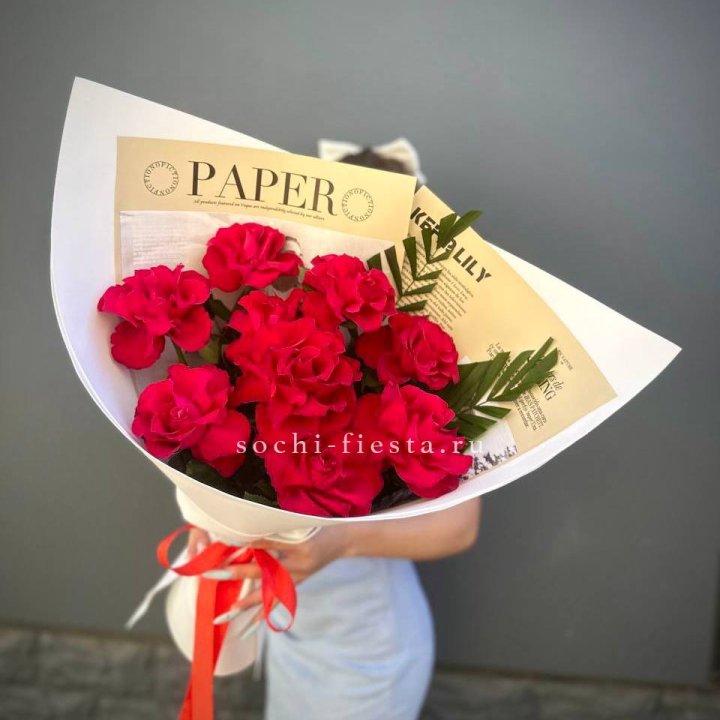 9 Красных французских роз Чико в Сургуте
