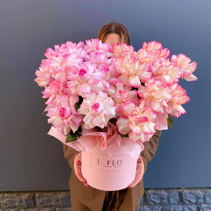 25 Французских роз микс в боксе в Сургуте