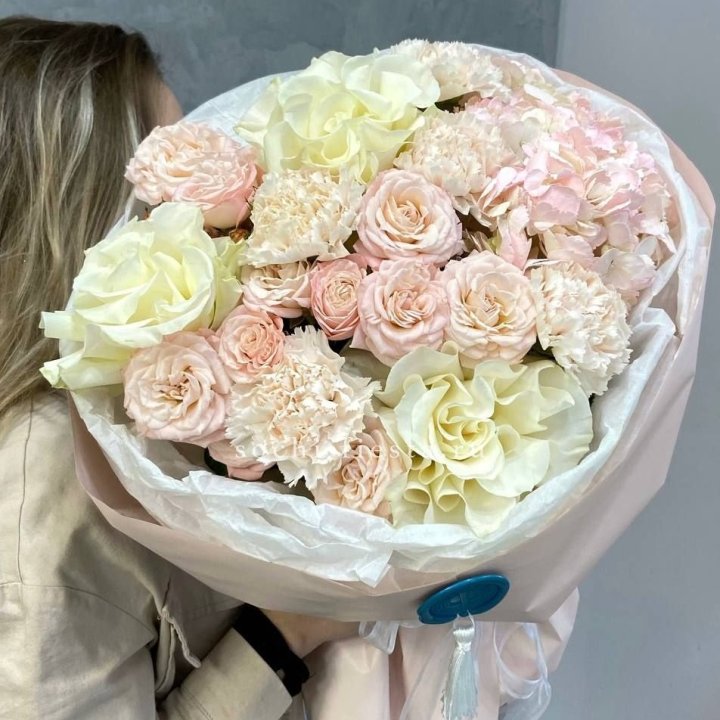 Дизайнерский букет "Джентел" в Сургуте