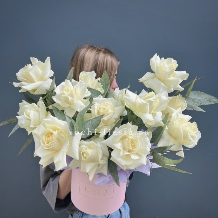 15 Французских роз в боксе в Сургуте