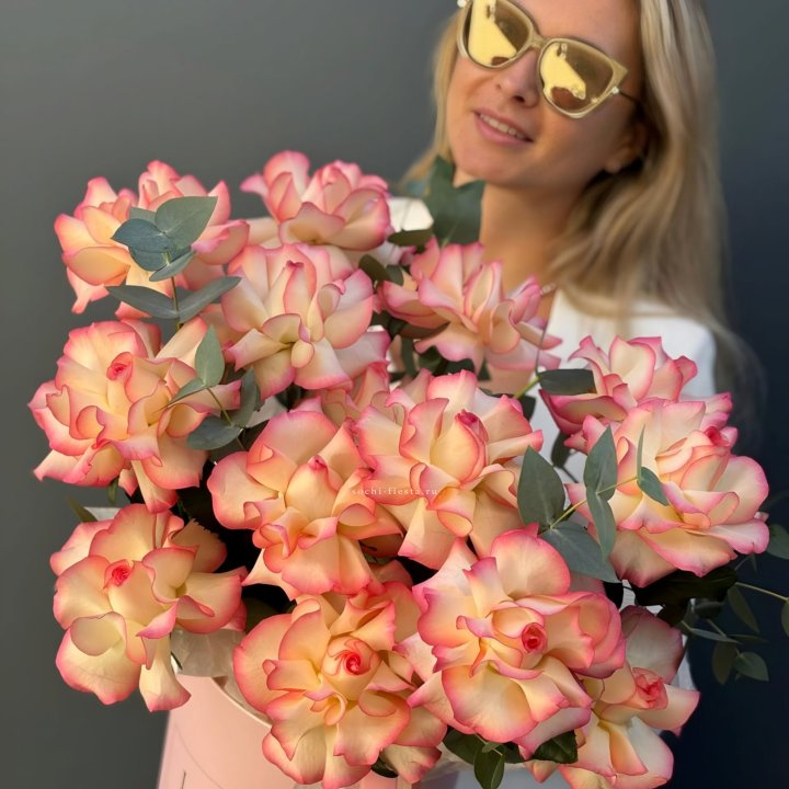 15 французских  роз Джумилия в боксе в Сургуте