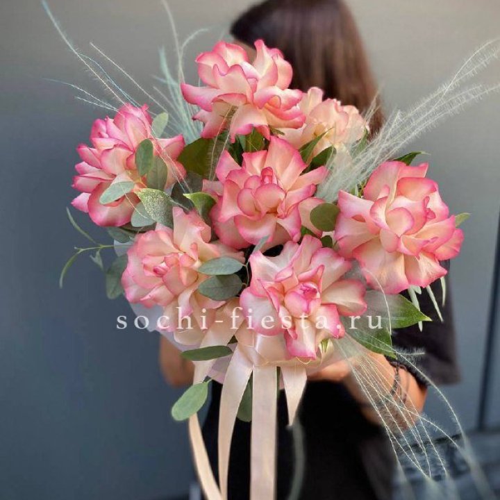 9 Французских роз Джумилия в боксе в Сургуте