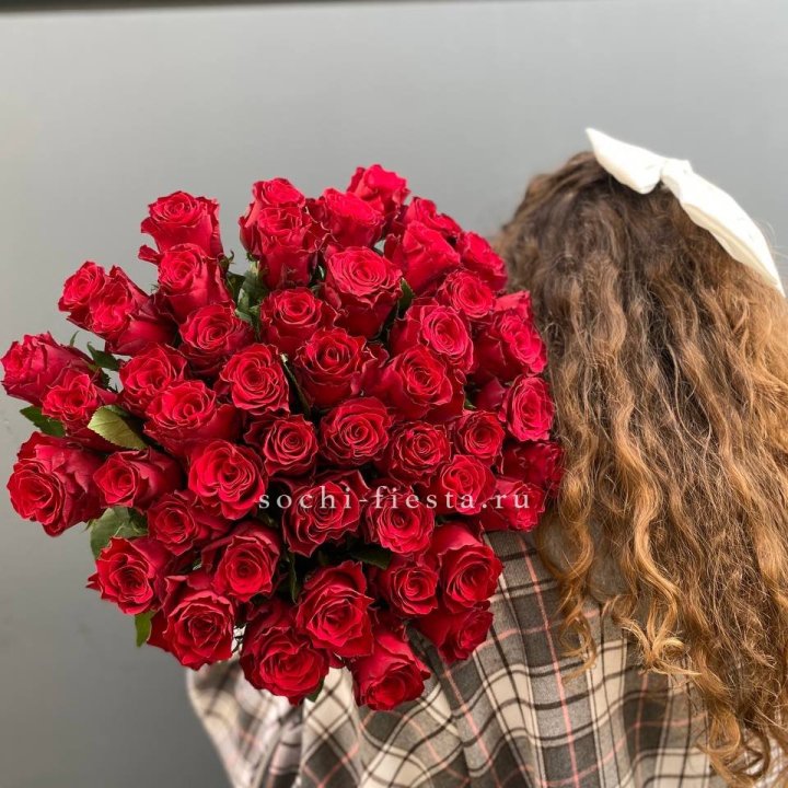 51 красная роза в Сургуте