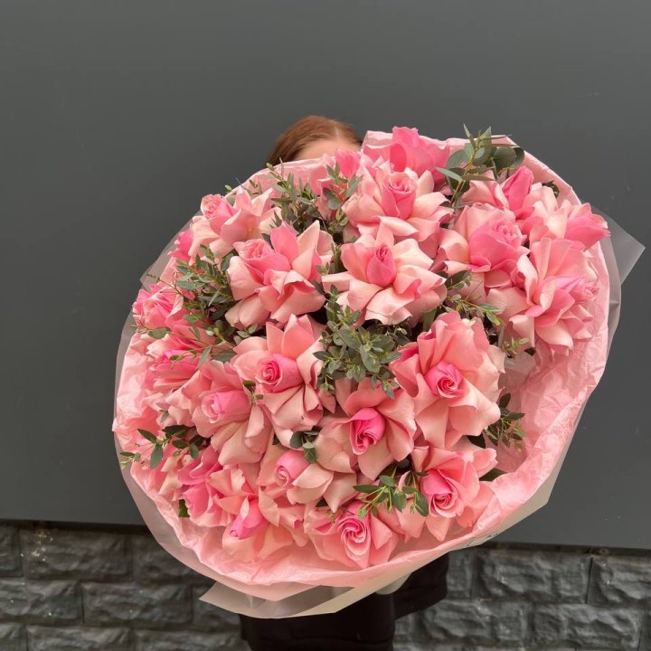 25 розовых французских роз в Сургуте