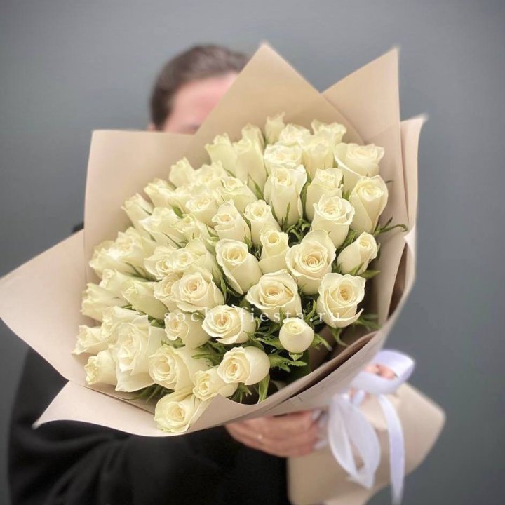 51 белая кенийская роза  в Сургуте