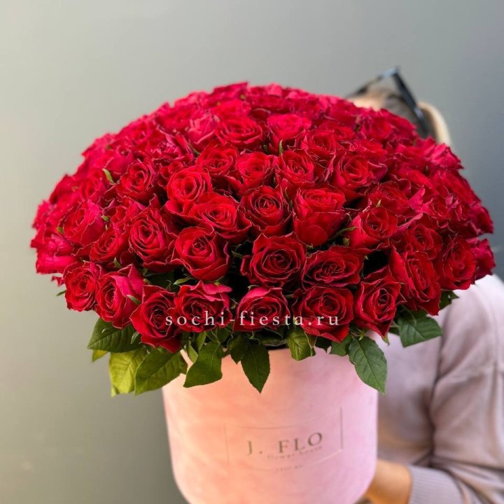 101 кенийская роза в цилиндре в Сургуте