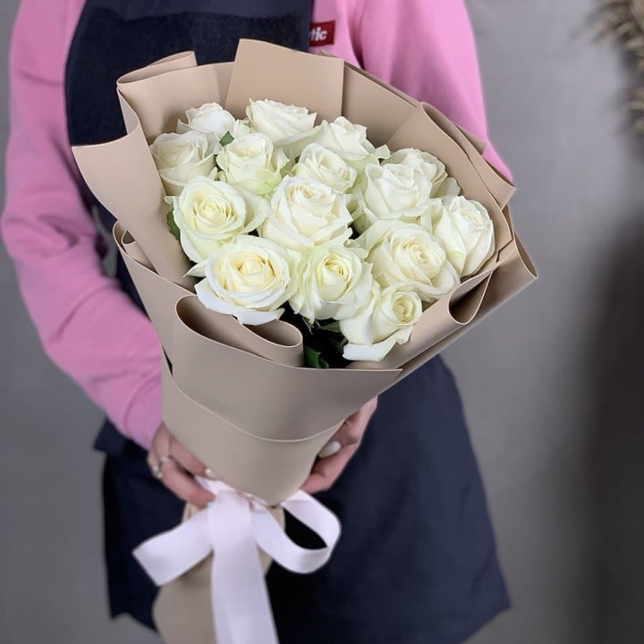 15 белых роз миракли в Сургуте