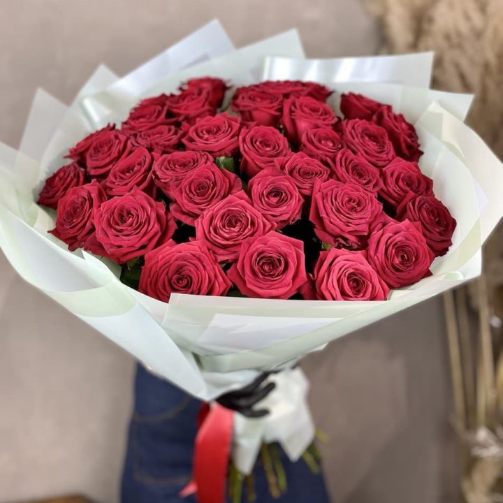 37 красных роз в Сургуте