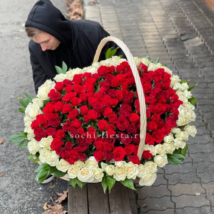 201  роза в корзине   в Сургуте