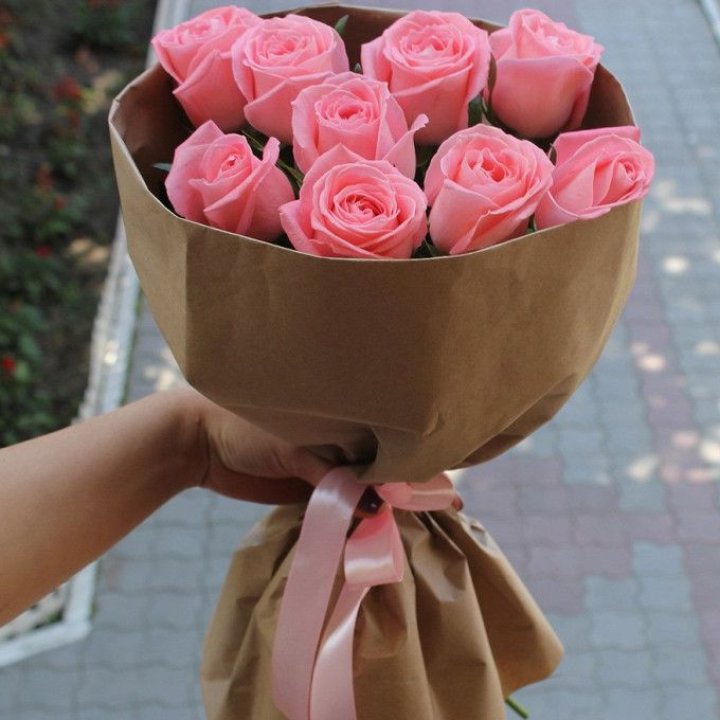 9 розовых роз в Сургуте