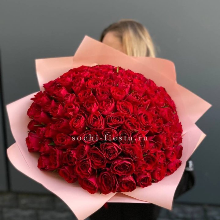 101 роза мадам ред в Сургуте
