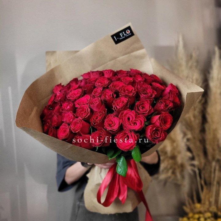 63 красных роз вайт в Сургуте
