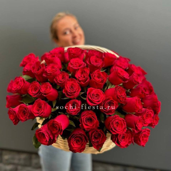 101 красная роза в корзине   в Сургуте