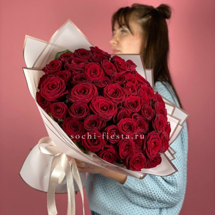 51 красная роза "Лавели" в Сургуте