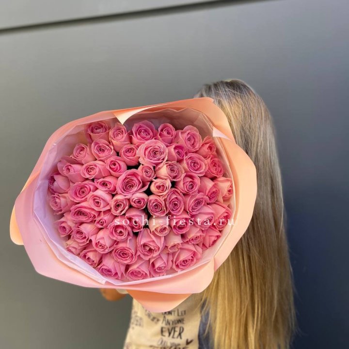 55 розовых роз в Сургуте