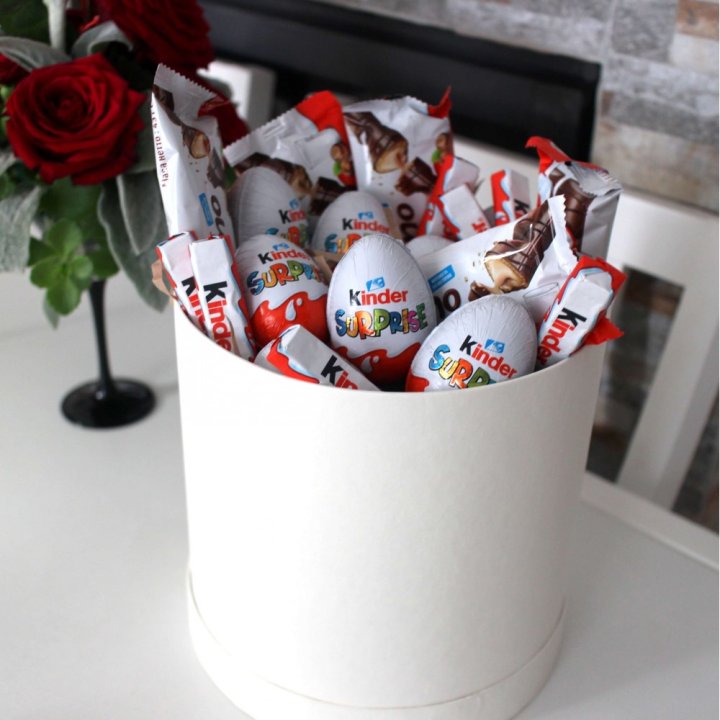 Коробка с киндерами  в Сургуте