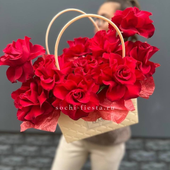 Французские розы в сумочке в Сургуте