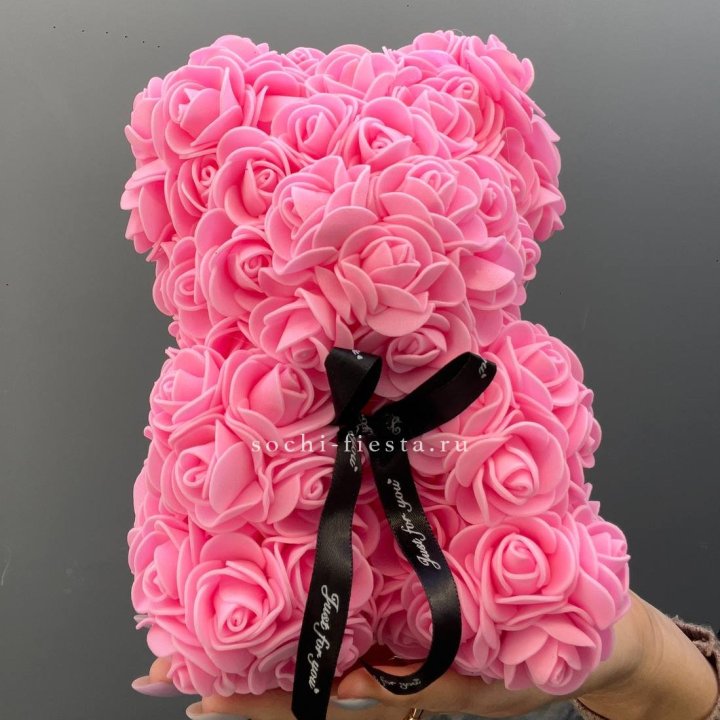 Игрушка медведь из розовых роз в Сургуте