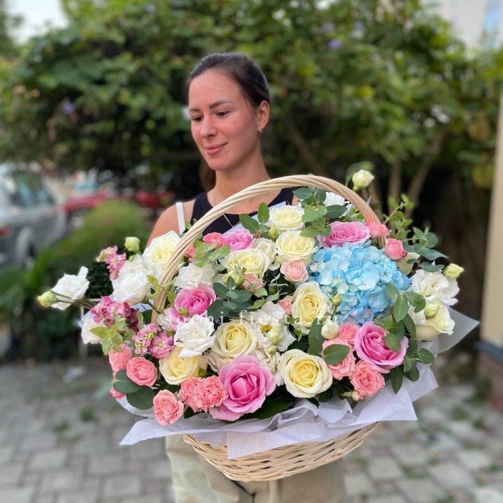 Цветочная корзина №2 в Сургуте