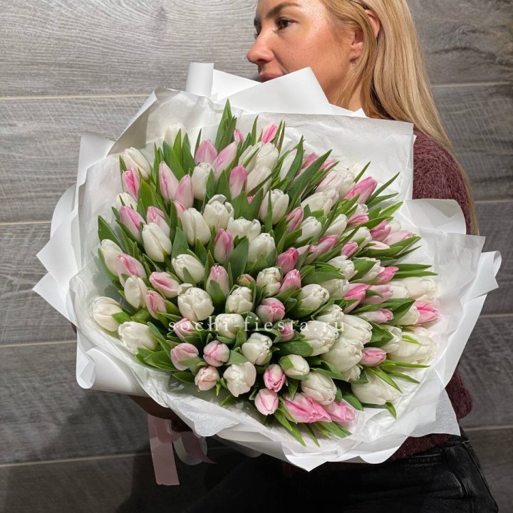 101 тюльпан нежный микс в Сургуте