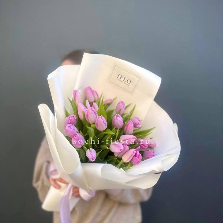 25 сиреневых тюльпанов в Сургуте
