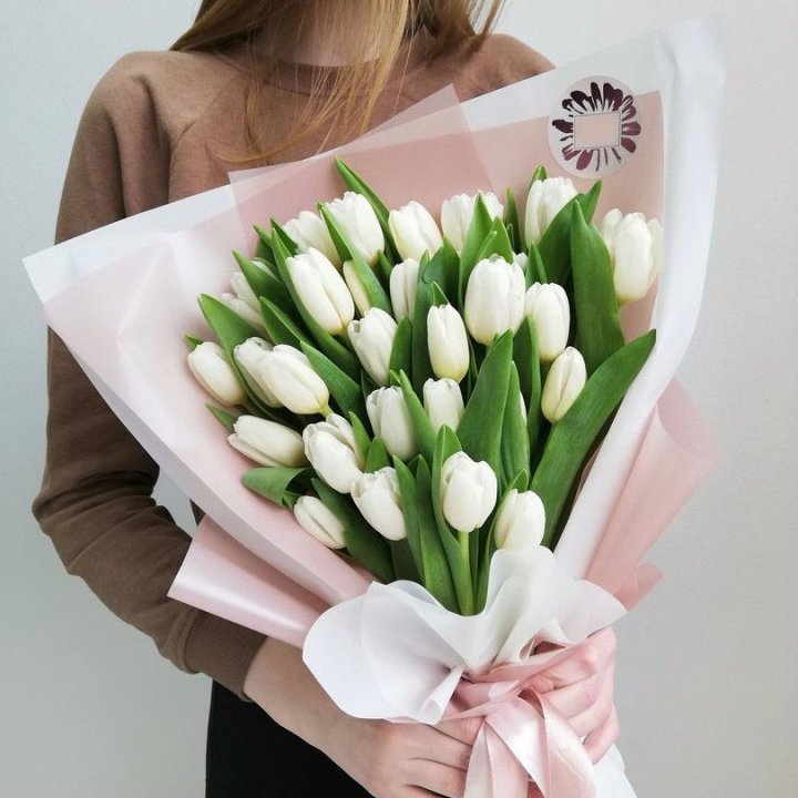 Букет белых тюльпанов "Моника" в Сургуте