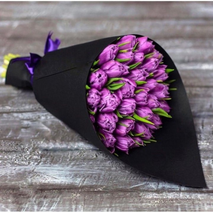 Пионовидные тюльпаны блэк в Сургуте