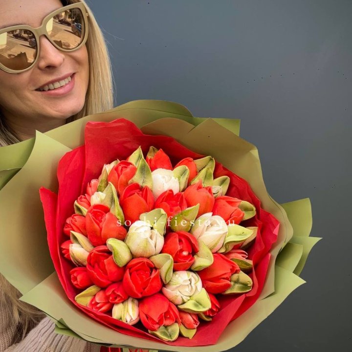 Зефирный букет из тюльпанов в Сургуте